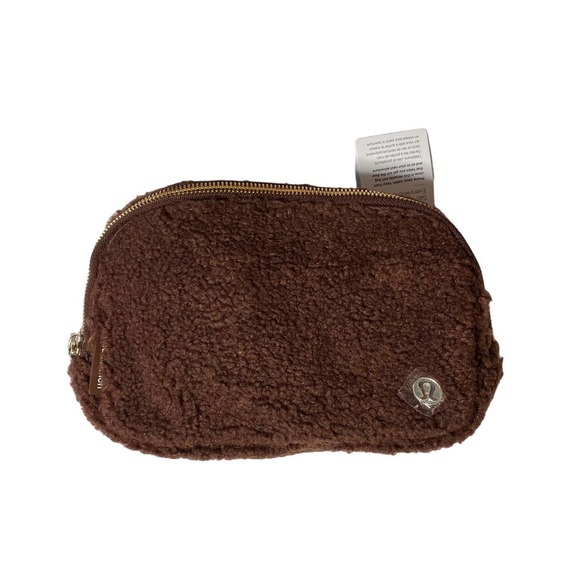 NWT Lululemon Everywhere Belt Bag 1L Fleece- Earth/Gold Brown recycled - Picture 5 of 6